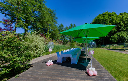 Hochzeitsfeier im Schlosspark